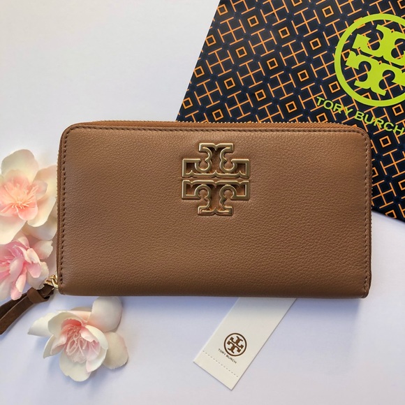 Tory Burch Handbags - Tory Burch Britten Zip Continental Wallet